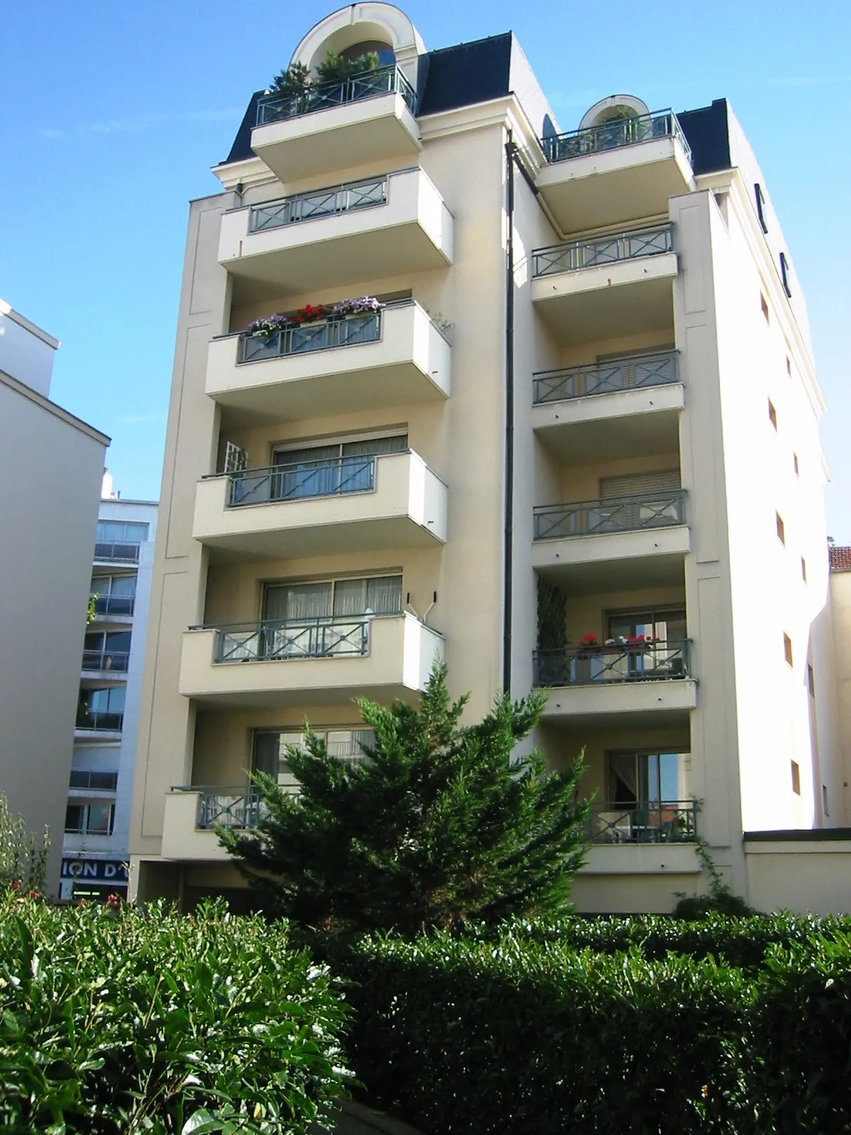 Immeuble réalisé par SIML au 10 rue Léon Maurice Nordmann, La Garenne-Colombes