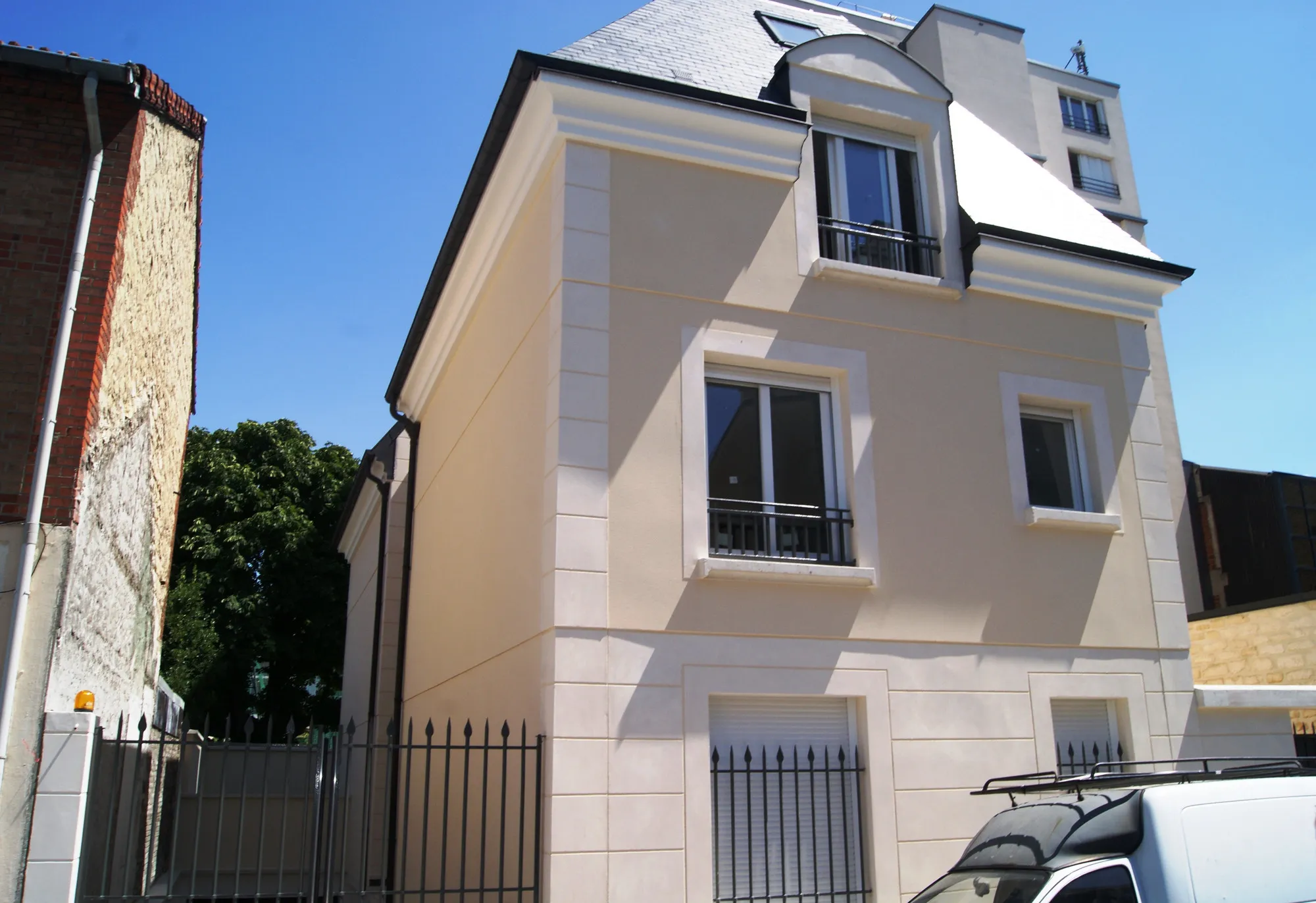 Immeuble réalisé par SIML au 136 rue de Normandie, Courbevoie